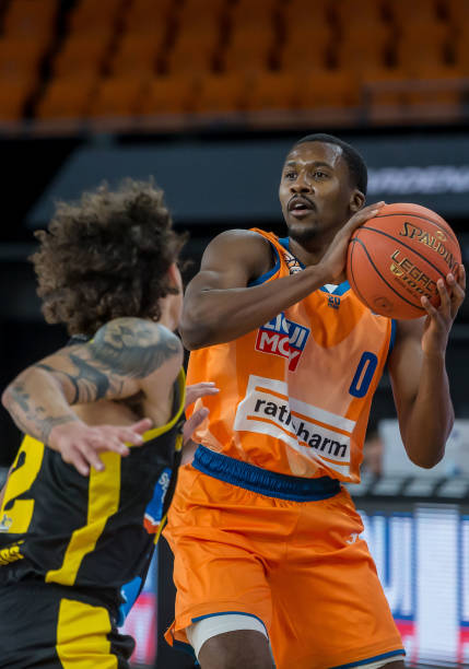 现梦想与传 现梦想与传