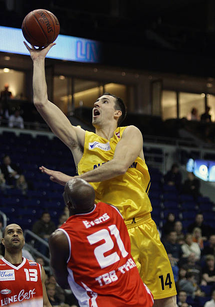 的半决赛中 的半决赛中